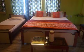 Hotel Taru Inn